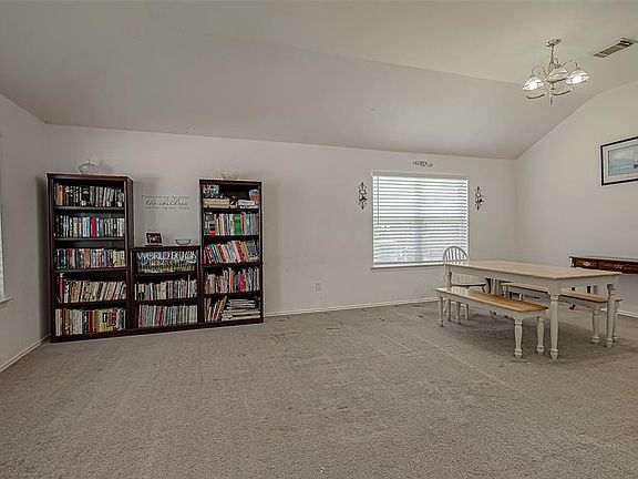 4th image of 211 Brazos Gardens Dr