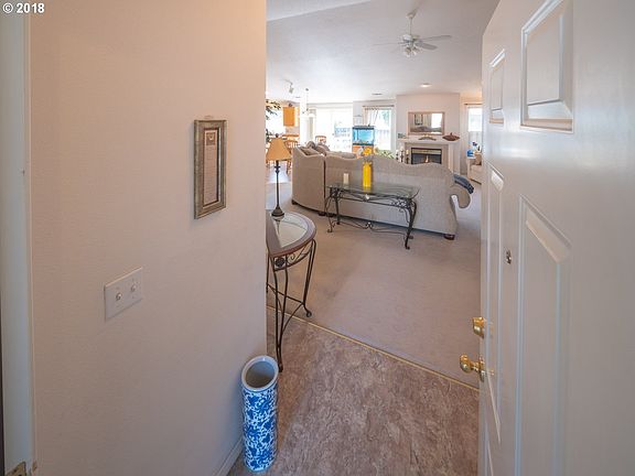 4th image of 16307 NE 81st St