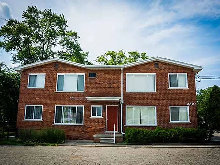 8310 Hall Rd — Photo 2