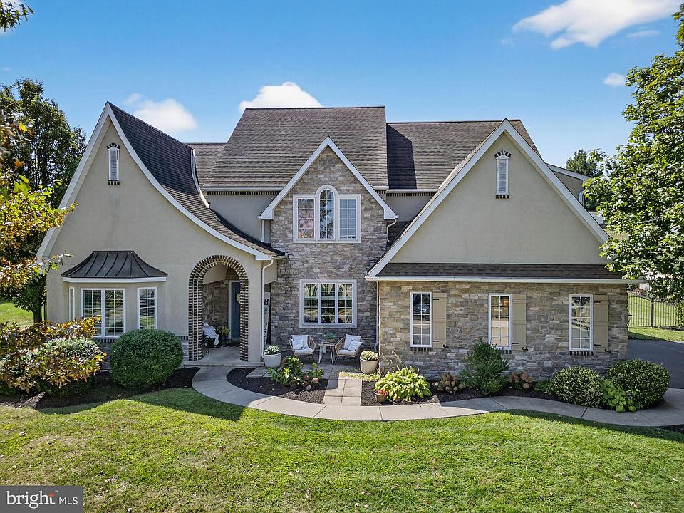 1st image of 110 Livia Ln