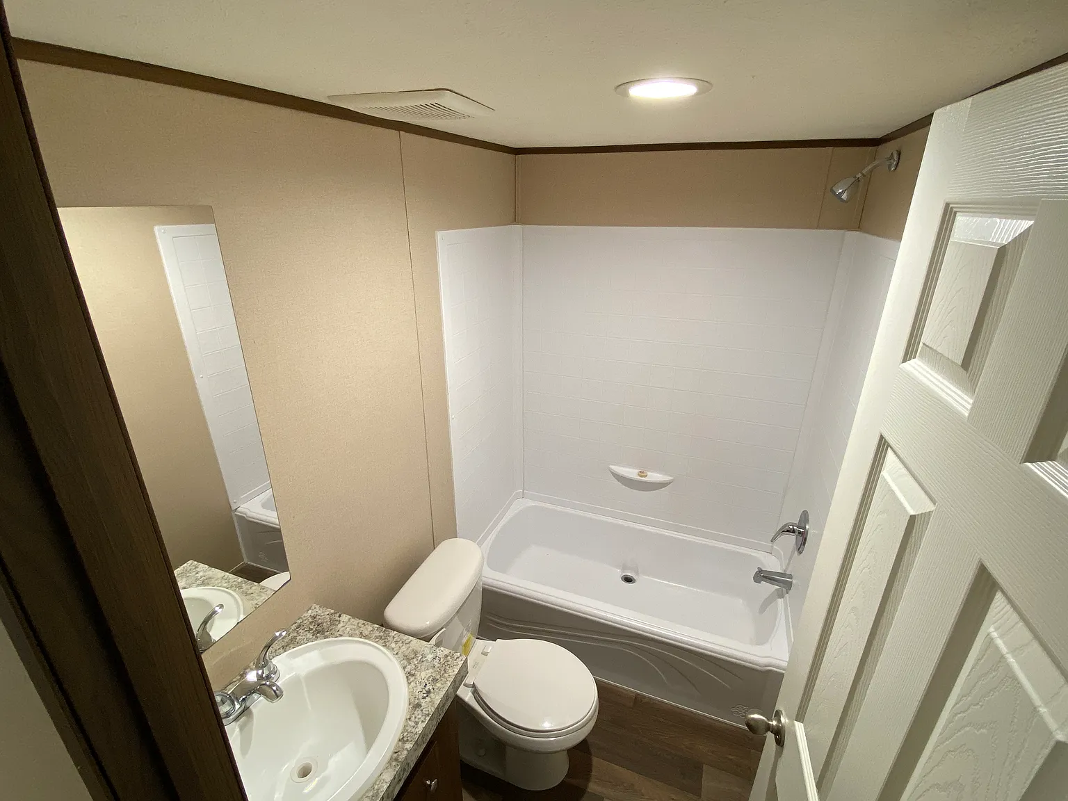 1107 Stokes Ave — Photo 3