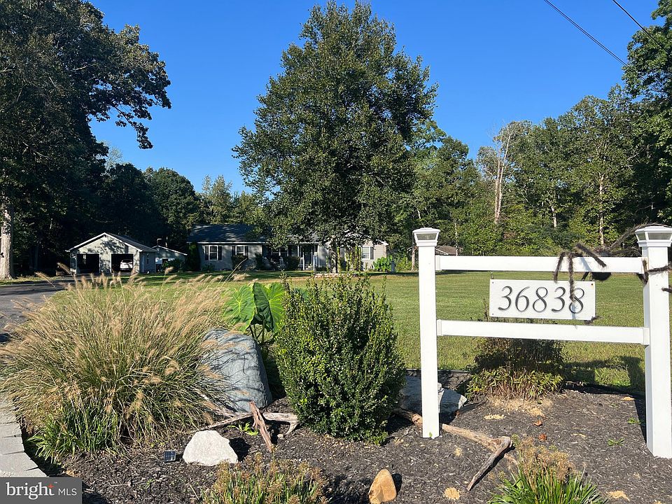 2nd image of 36838 Manor Rd