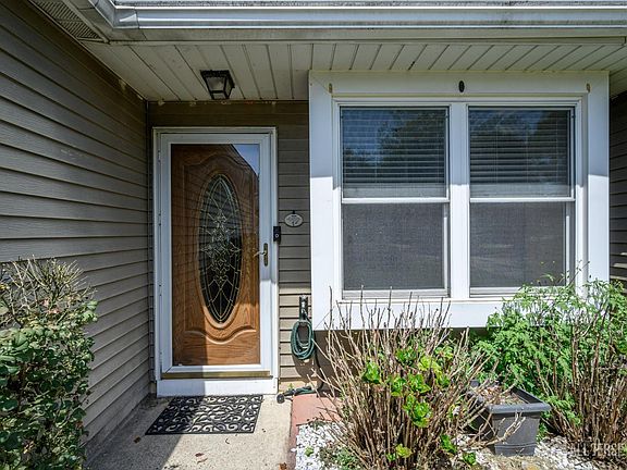 2nd image of 39 River Bank Dr