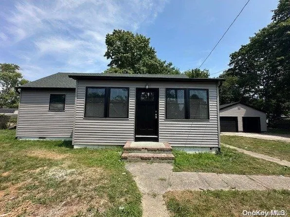 121 Orchid Drive, Mastic Beach, NY 11951