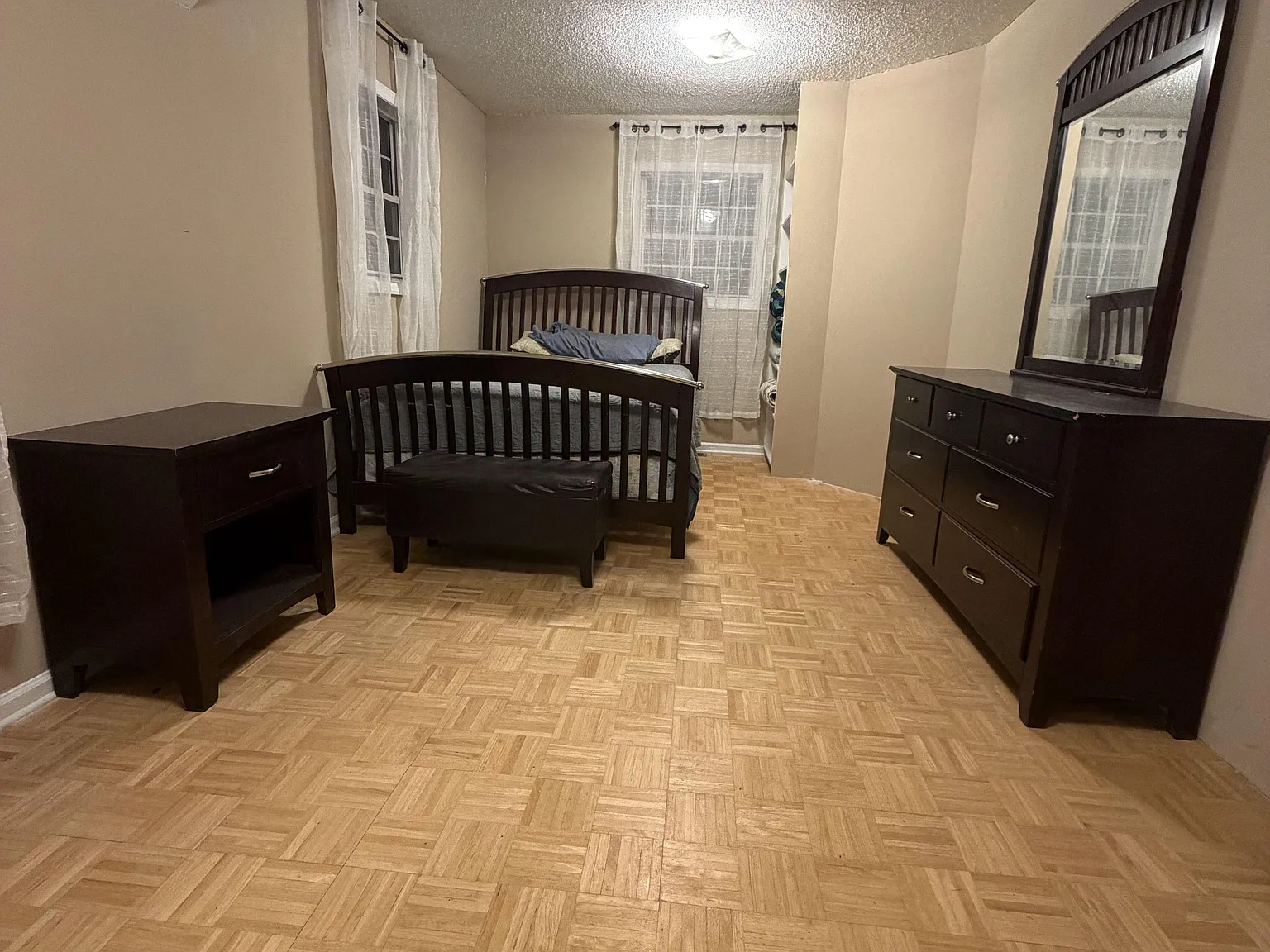 4 bed, 4.0 bath, 2500 sqft, $1,434 — Photo 2