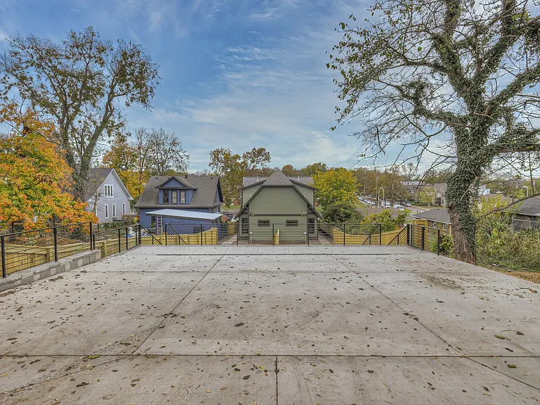 821 Acklen Ave — Photo 4