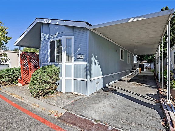 3rd image of 735 Spindrift Dr