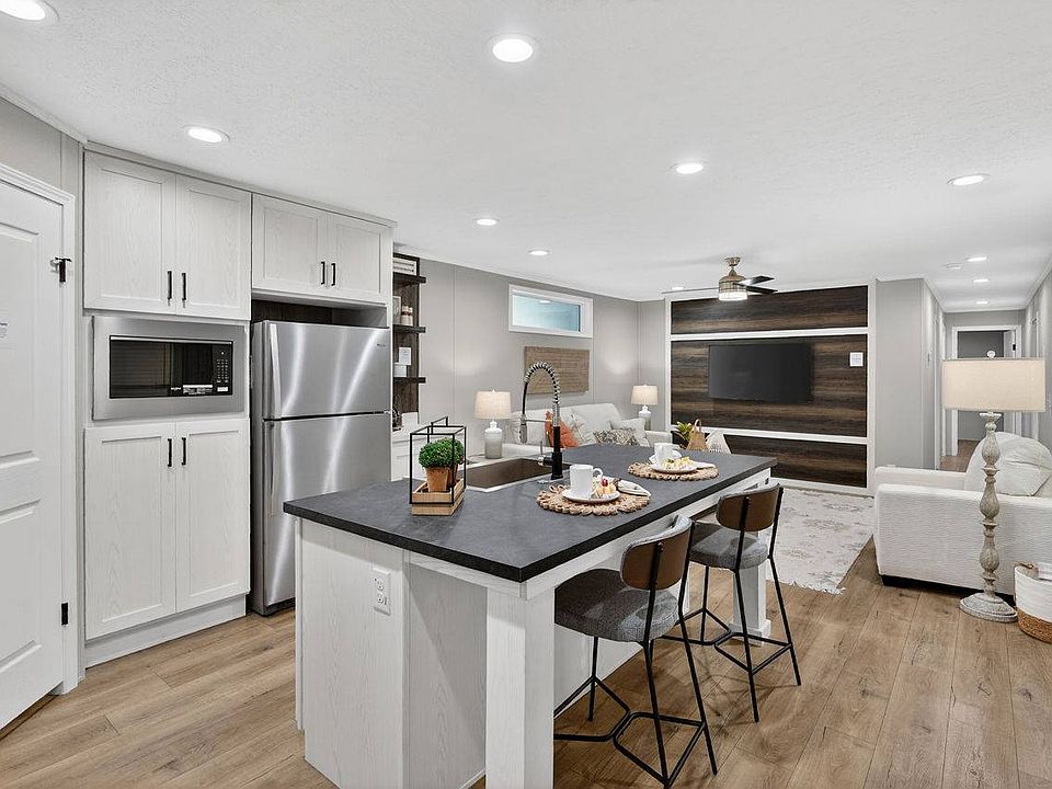 1st image of 84 Woodmoor Ct #84