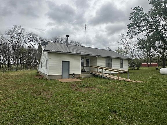 2nd image of 449478 E 290th Rd