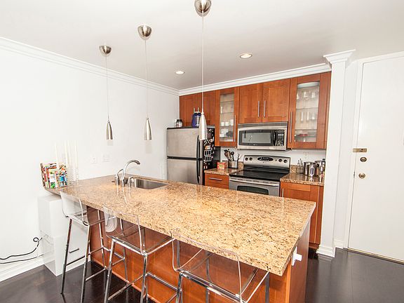 4th image of 1230 N Sweetzer Ave APT 313