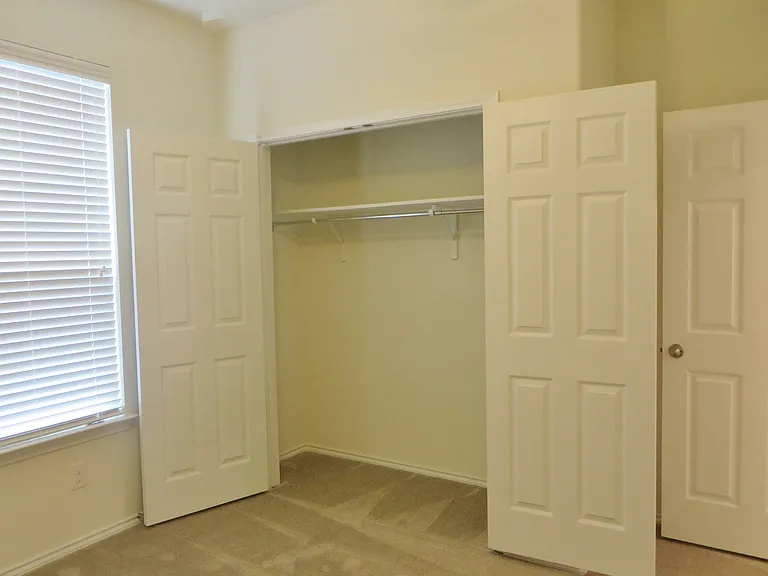 1042 Bowline Dr — Photo 4