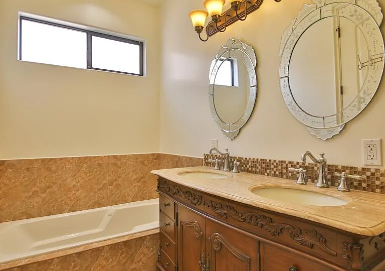 14248 Riverside Dr — Photo 17