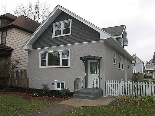 1st image of 925 Thomas Ave