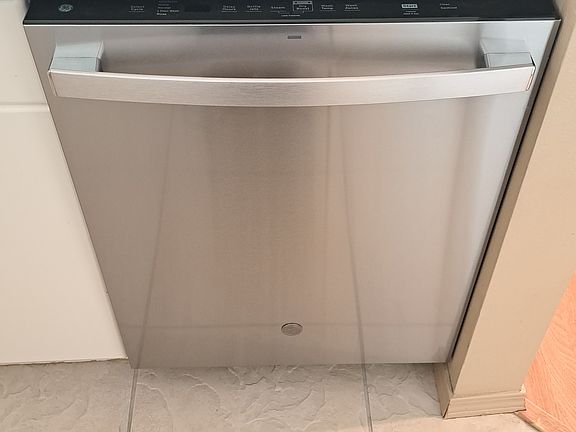 New dishwasher installed in 2023
