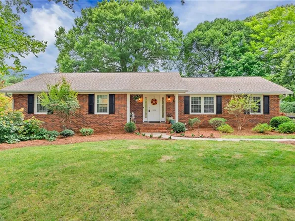 3711 Benchley Rd, Winston Salem, NC 27106