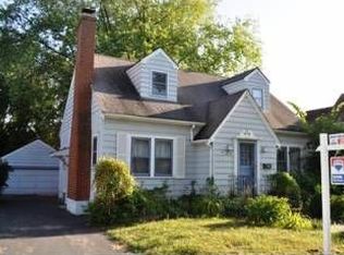 381 Algona Ave, Elgin, IL 60120