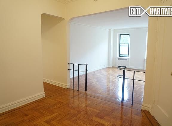 2nd image of 30 Park Ter E APT 3C