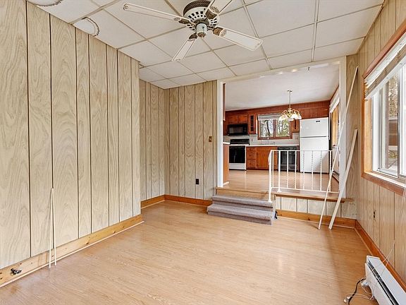 5th image of 108 Lowell Rd