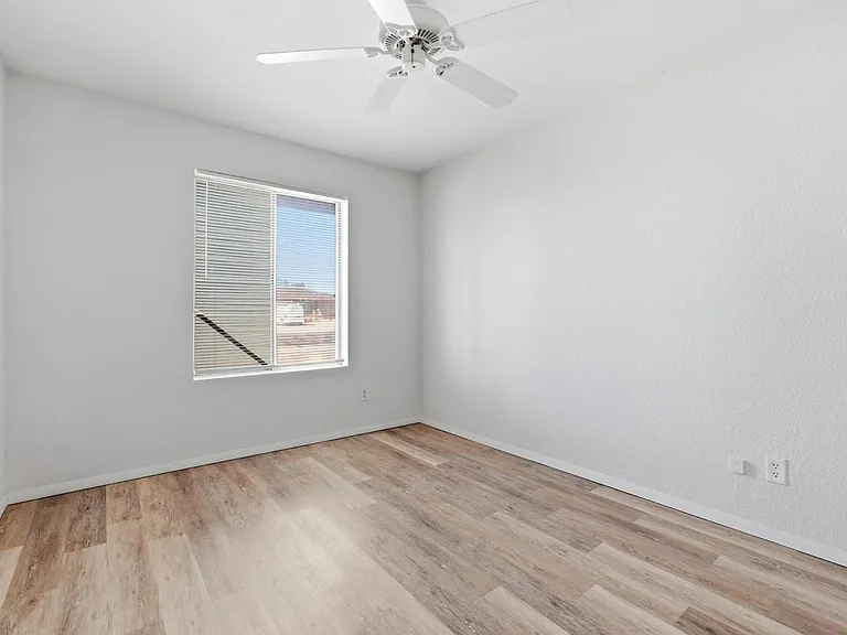 4047 W Sweetwater Ave — Photo 12