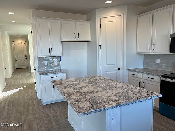 3rd image of 36200 W SAN CLEMENTE Avenue