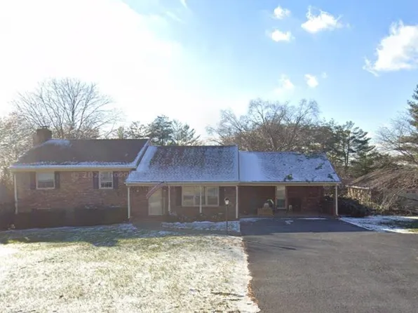 117 Hunting Ln, Goode, VA 24556