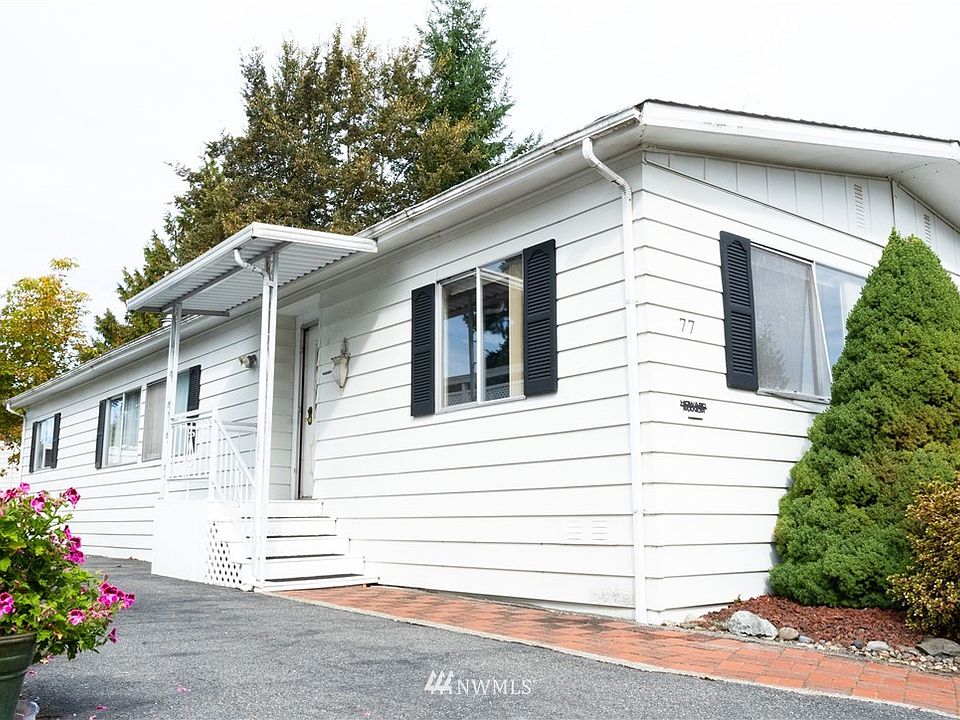 Well kept and move in ready, featuring over 1,700 sq ft.
