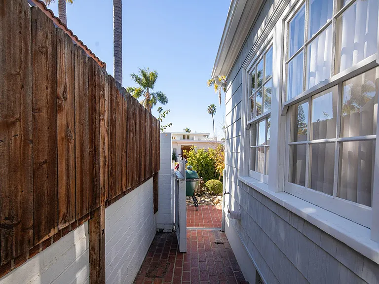 3109 Laurel St — Photo 24
