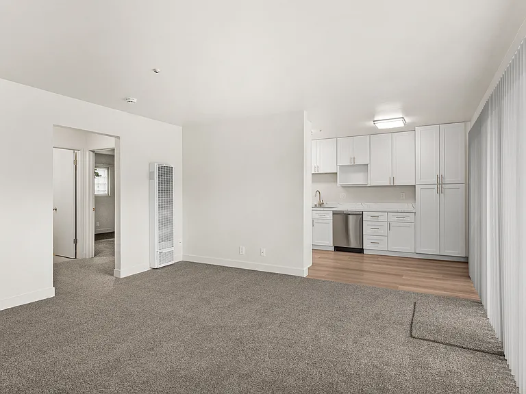 Los Robles Apartments — Photo 22
