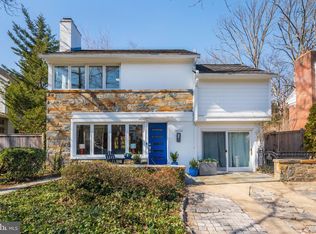 2904 Russell Rd, Alexandria, VA 22305