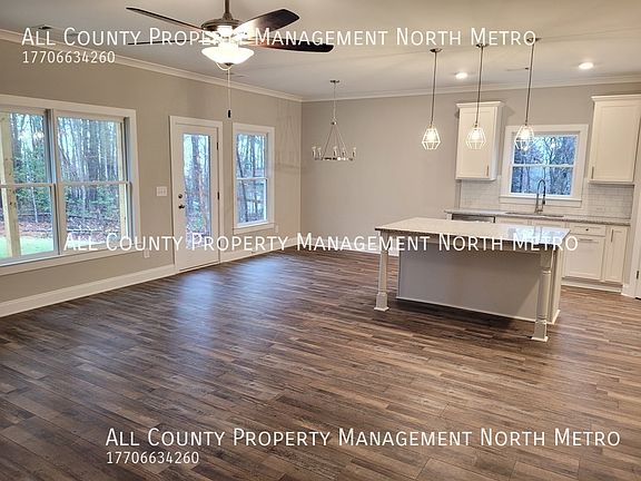 3rd image of 7 Candler Ln