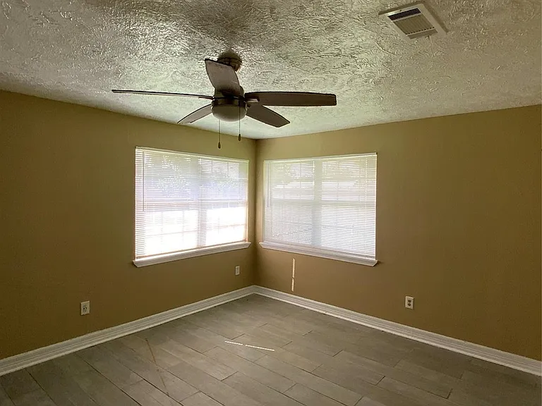 515 S Burnett Dr — Photo 8
