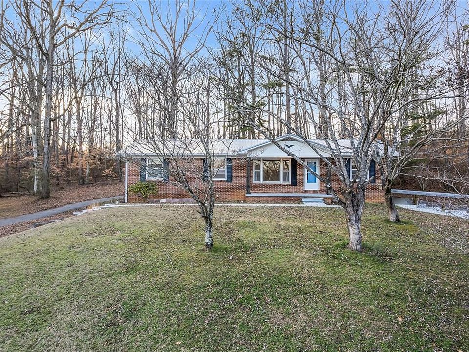 1st image of 218 Lakeshore Dr