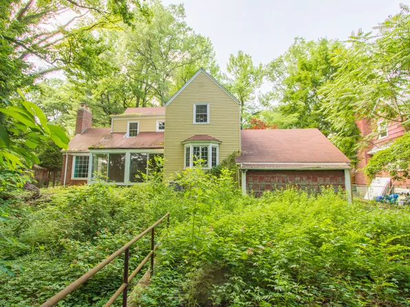 Edinboro Rd, Staten Island, NY 10306