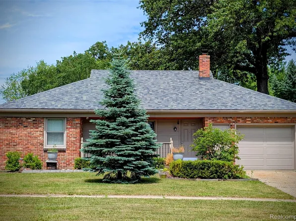1221 Center Ave, Port Huron, MI 48060
