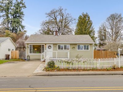 480 E Gloucester St, Gladstone, OR, 97027