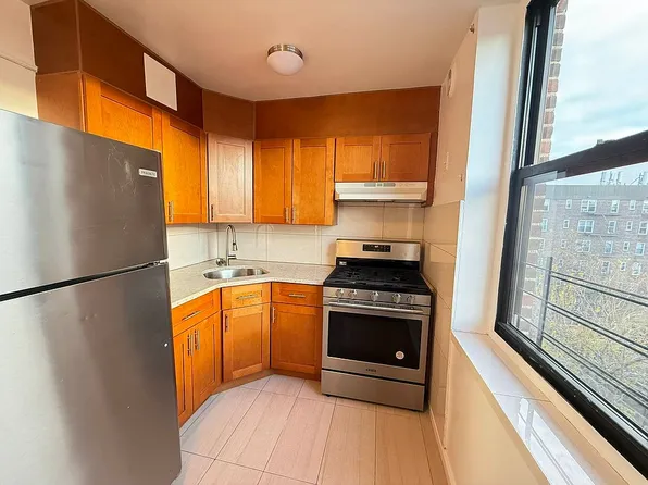 8615 Dongan Ave APT 5D, Flushing, NY 11373