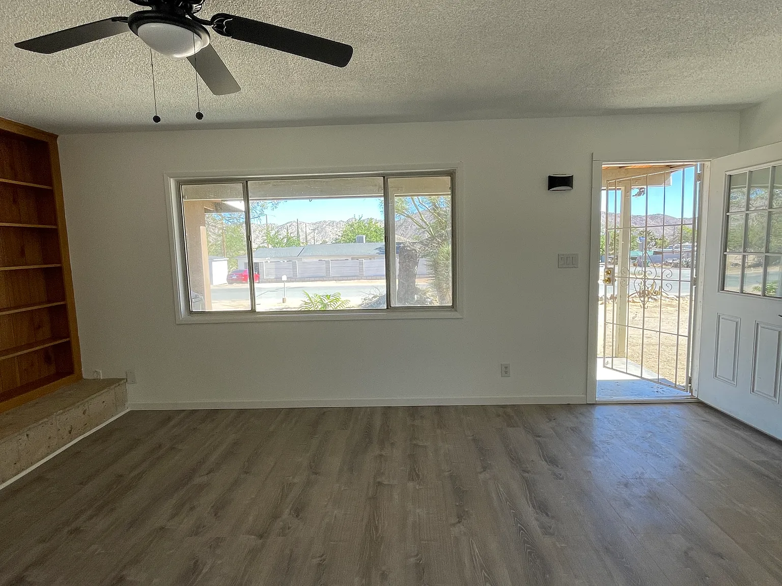 2 bed, 1090 sqft, $1,500 — Photo 2