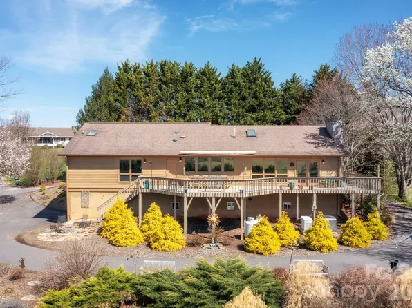 25 New Morning Pl, Leicester, NC 28748