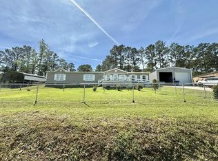 271 Stonewall Dr, Hemphill, TX 75948