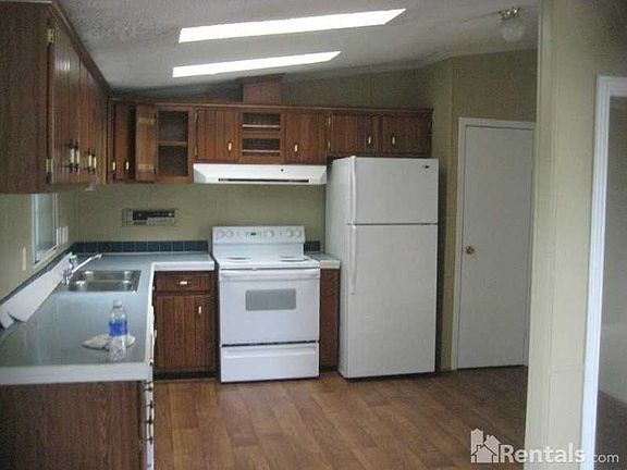 3rd image of 1200 Ewing Dr