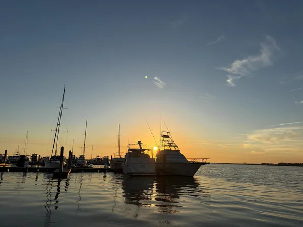 67 10th St W #E-3, Folly Beach, SC 29439