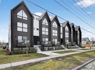 7277 Wilson Cres #201, Niagara Falls, ON L2G4R8