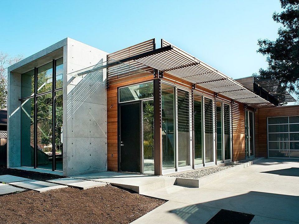 1st image of 626 Everett Ave