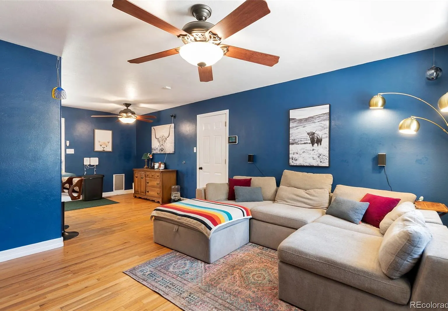 3 bed, 1.0 bath, 913 sqft, $2,100 — Photo 2