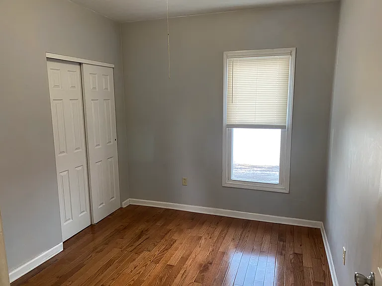 658 State St — Photo 12