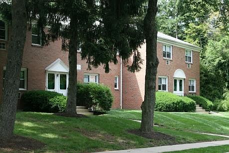 2nd image of 293 Franklin Ave #1691636