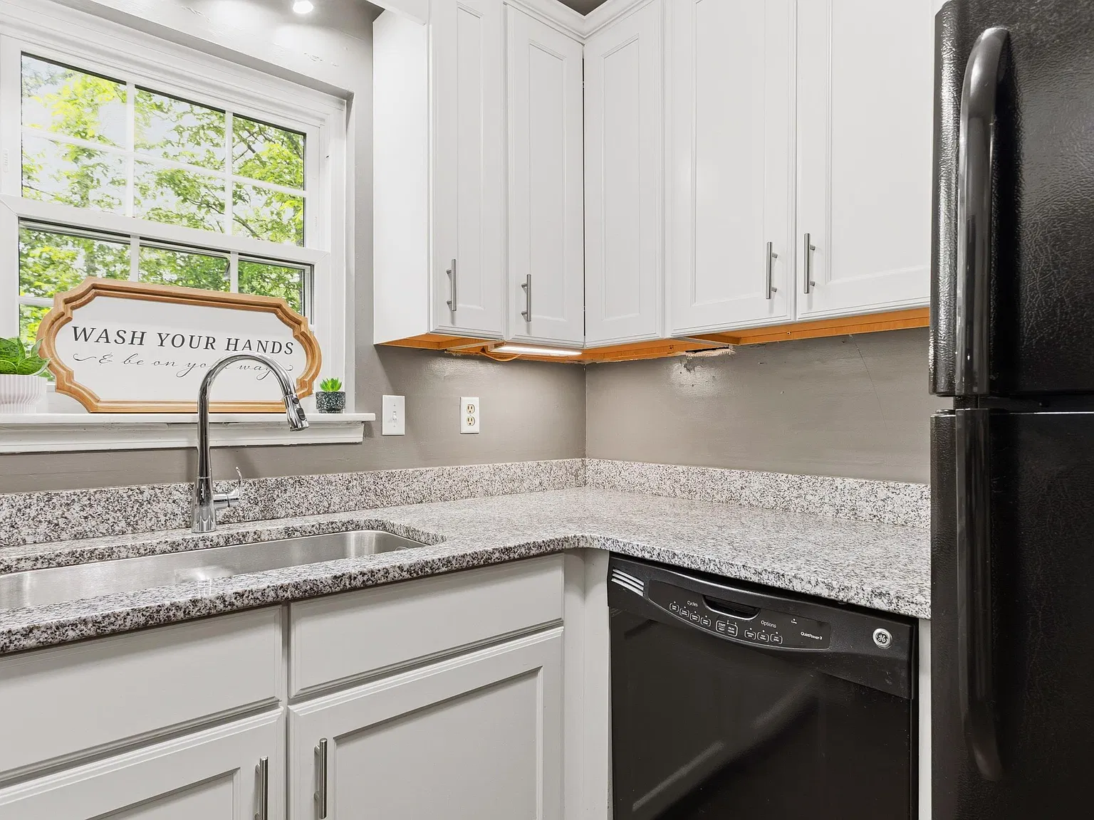 2 bed, 1144 sqft, $1,650 — Photo 4