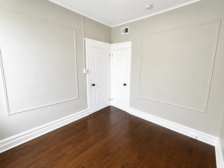 214-218 W Market St — Photo 34
