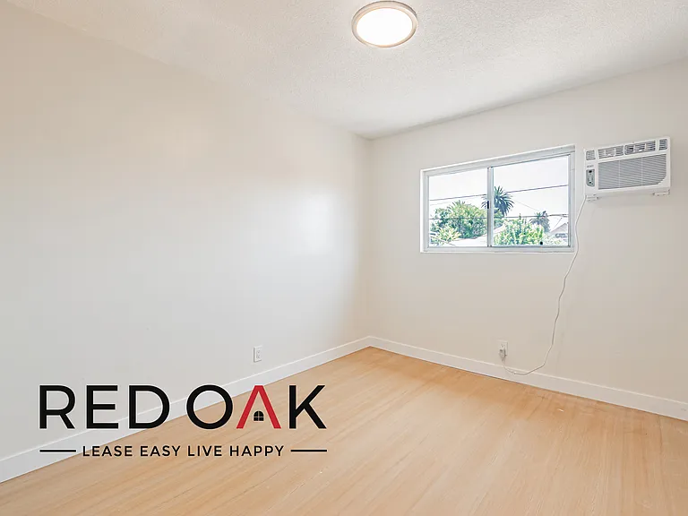 836 E 24th St #8 — Photo 15