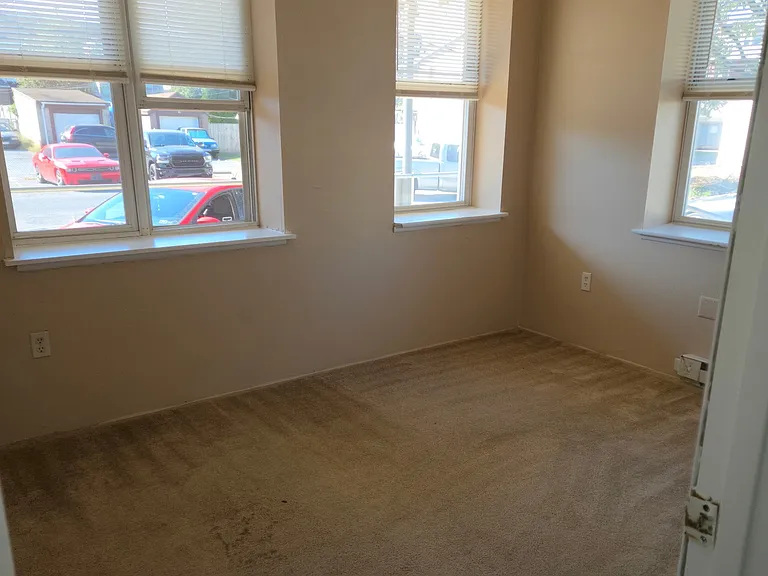 525 N 9th St #1D — Photo 4